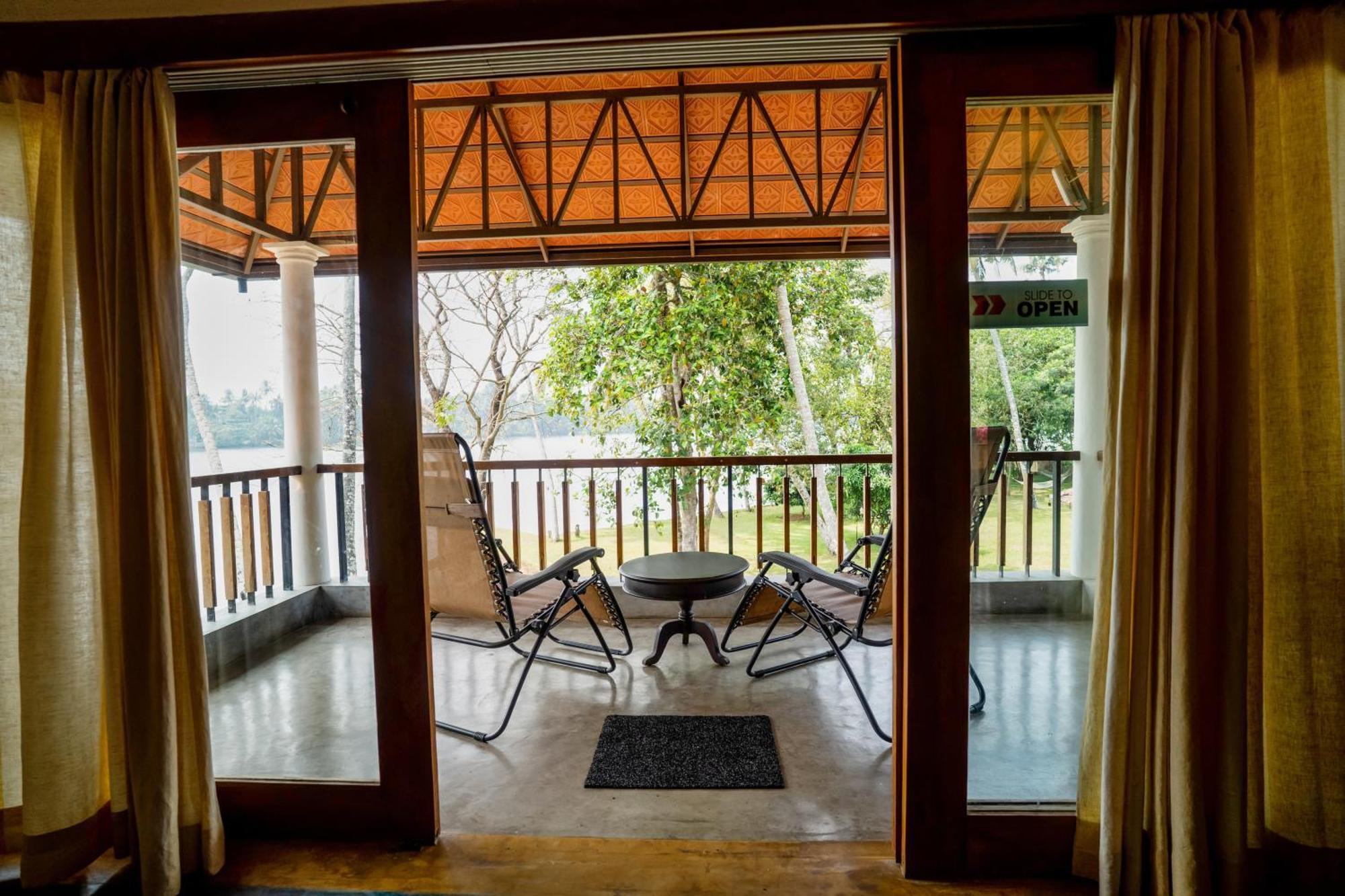 Cranganor History Cafe & Riverside Chateau North Paravur Exterior photo